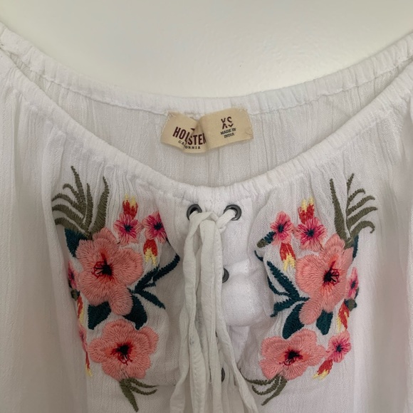 Hollister Off the Shoulder Embroidered Crop Top - Picture 2 of 3